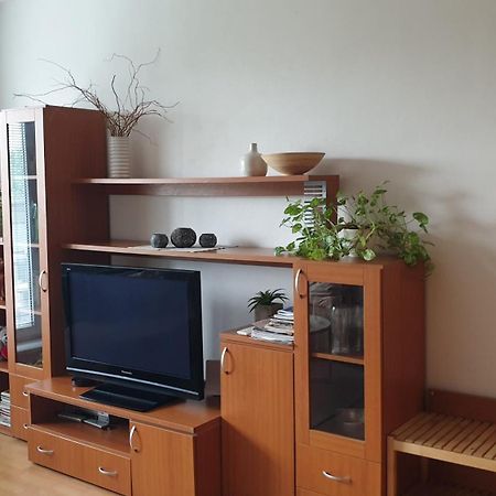 Cozy Apartment Btw Centre And Airport - Private Host - No Invoice Братислава Екстериор снимка