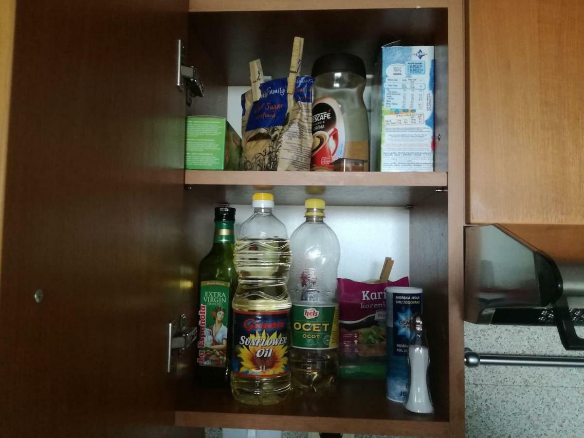 Cozy Apartment Btw Centre And Airport - Private Host - No Invoice Братислава Екстериор снимка